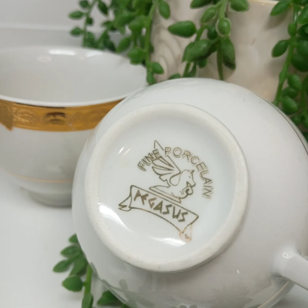 Pegasus Elegant 4pc Gold and White Tea Cups Set